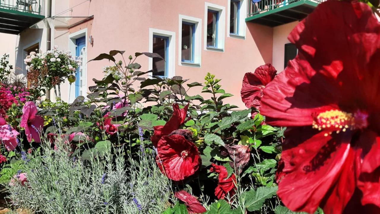 Hotel Garni Landhaus Florian Bad Blumau Exteriör bild